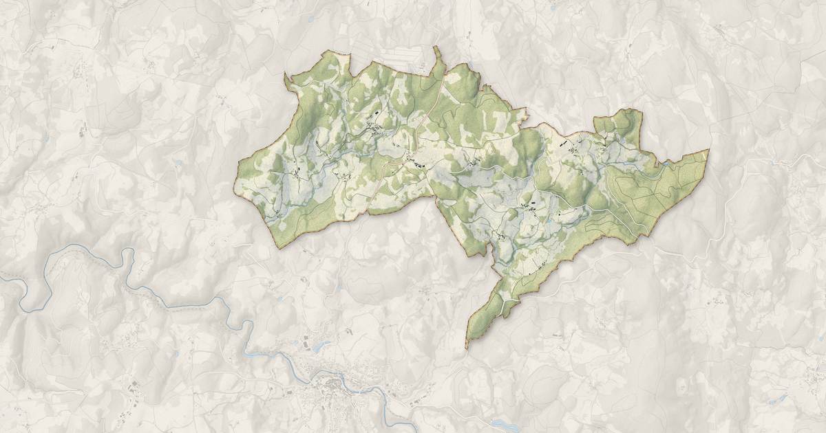 Portrait cartographique de Saint-Amand-le-Petit : relief, eau, forêts, bâti et voies, calculés à partir des données de l'IGN
