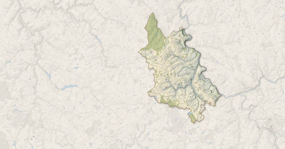 Portrait cartographique de Saint-Bonnet-de-Bellac : relief, eau, forêts, bâti et voies, calculés à partir des données de l'IGN