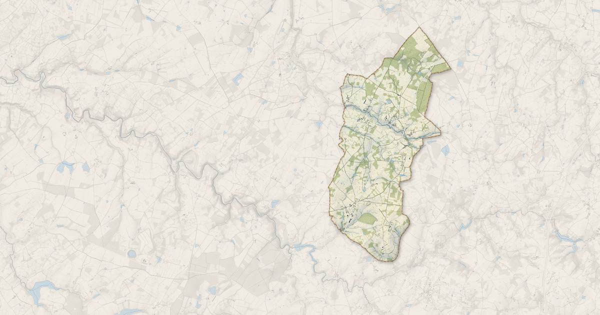 Portrait cartographique de Saint-Georges-les-Landes : relief, eau, forêts, bâti et voies, calculés à partir des données de l'IGN