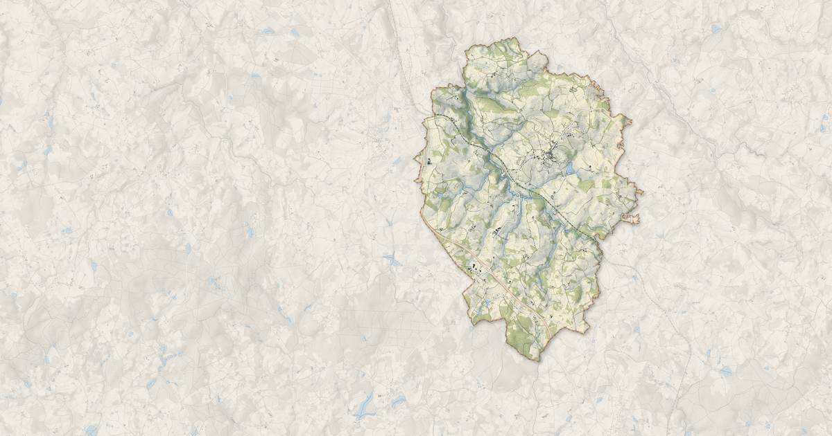 Portrait cartographique de Saint-Germain-les-Belles : relief, eau, forêts, bâti et voies, calculés à partir des données de l'IGN