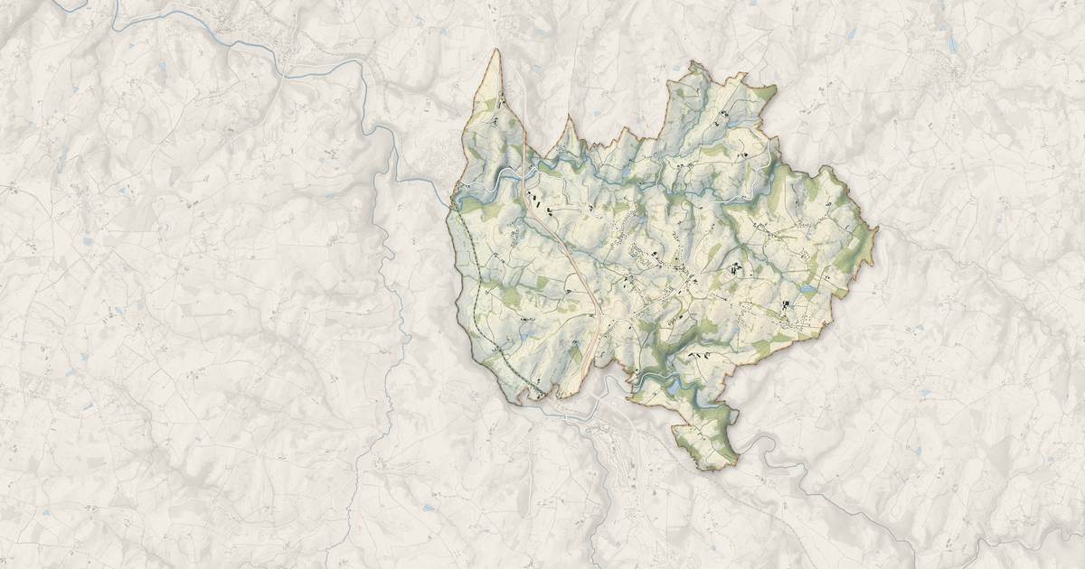 Portrait cartographique de Saint-Hilaire-Bonneval : relief, eau, forêts, bâti et voies, calculés à partir des données de l'IGN