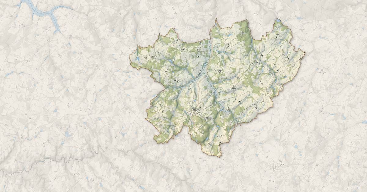 Portrait cartographique de Vayres : relief, eau, forêts, bâti et voies, calculés à partir des données de l'IGN