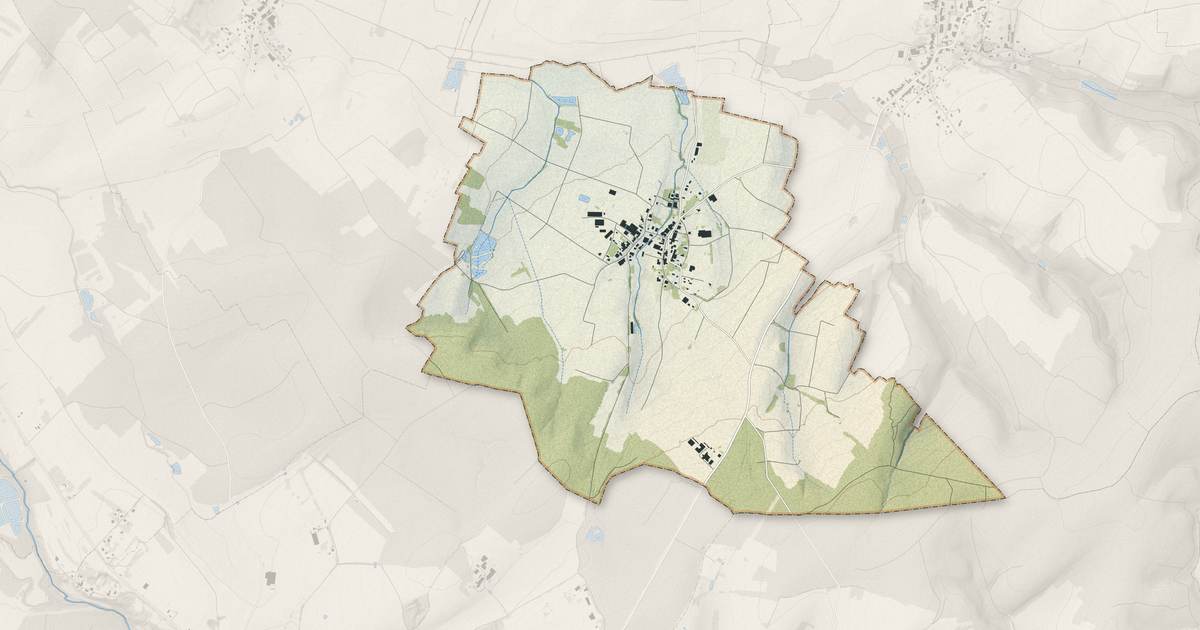 Portrait cartographique de Anglemont : relief, eau, forêts, bâti et voies, calculés à partir des données de l'IGN