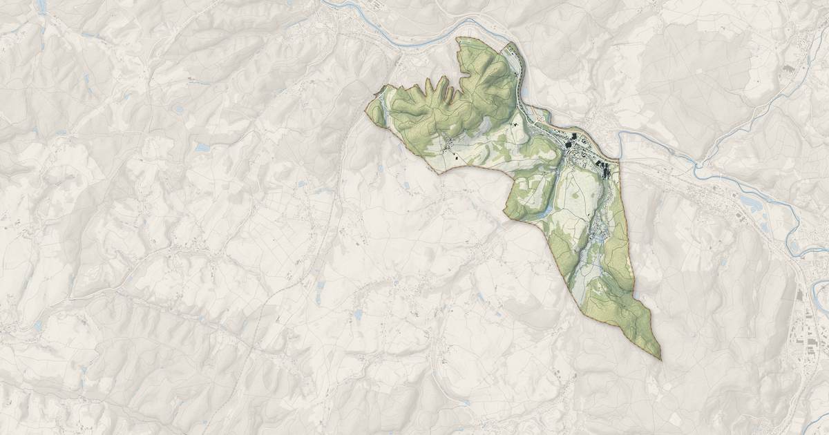 Portrait cartographique de Arches : relief, eau, forêts, bâti et voies, calculés à partir des données de l'IGN
