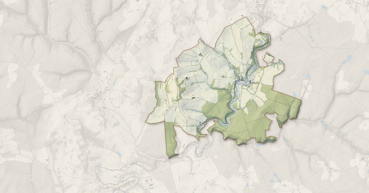 Portrait cartographique de Attigny : relief, eau, forêts, bâti et voies, calculés à partir des données de l'IGN