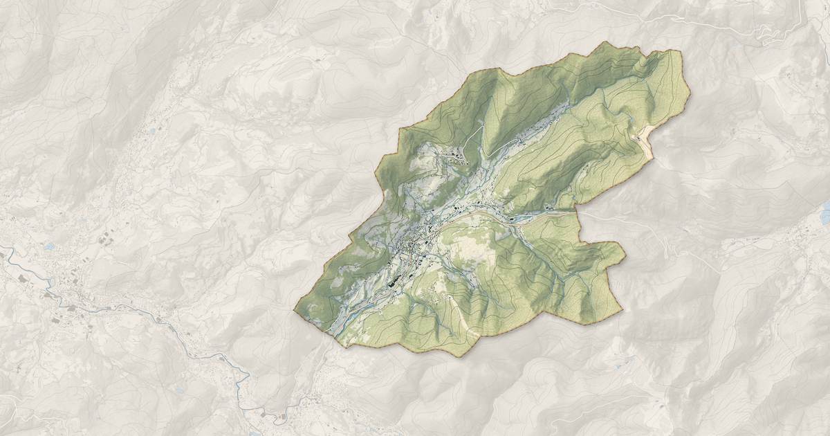 Portrait cartographique de Bussang : relief, eau, forêts, bâti et voies, calculés à partir des données de l'IGN