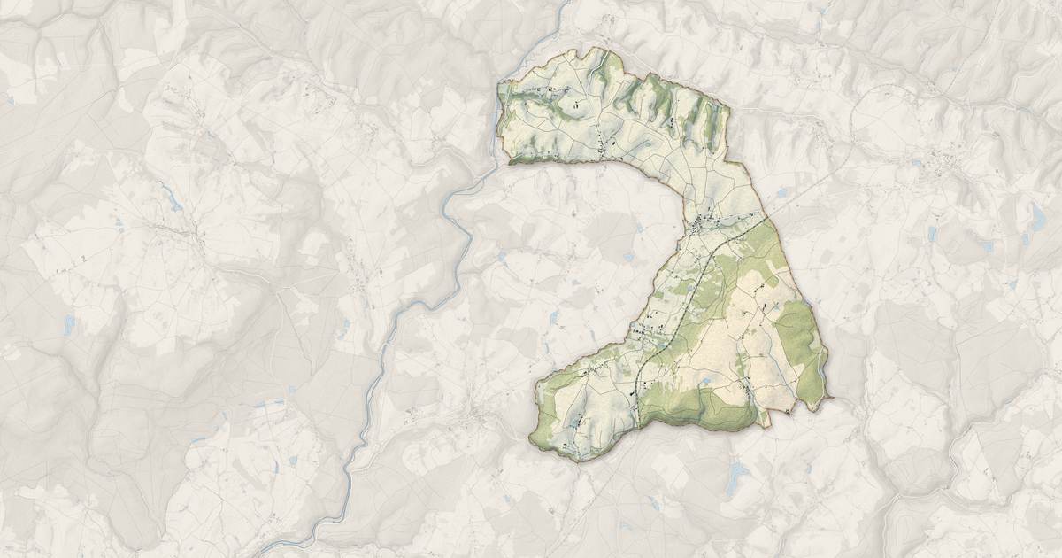 Portrait cartographique de La Chapelle-aux-Bois : relief, eau, forêts, bâti et voies, calculés à partir des données de l'IGN