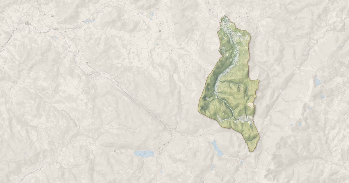 Portrait cartographique de Ban-sur-Meurthe-Clefcy : relief, eau, forêts, bâti et voies, calculés à partir des données de l'IGN