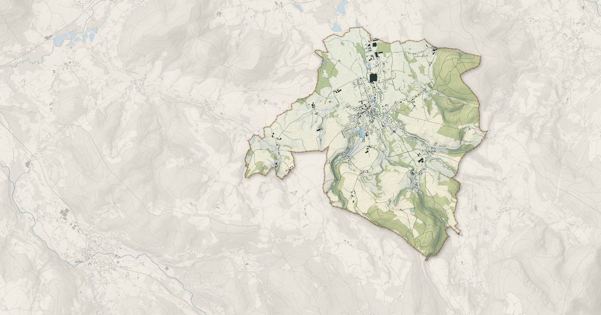 Portrait cartographique de Corcieux : relief, eau, forêts, bâti et voies, calculés à partir des données de l'IGN
