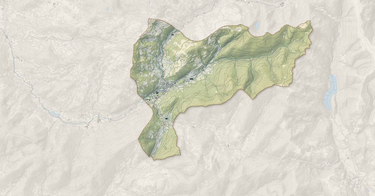 Portrait cartographique de Cornimont : relief, eau, forêts, bâti et voies, calculés à partir des données de l'IGN