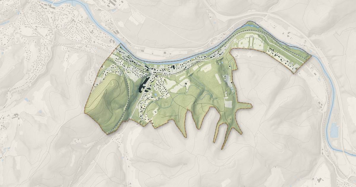 Portrait cartographique de Dinozé : relief, eau, forêts, bâti et voies, calculés à partir des données de l'IGN