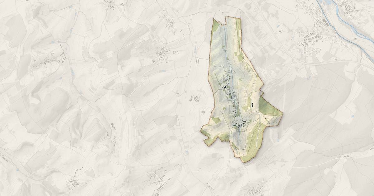 Portrait cartographique de Évaux-et-Ménil : relief, eau, forêts, bâti et voies, calculés à partir des données de l'IGN