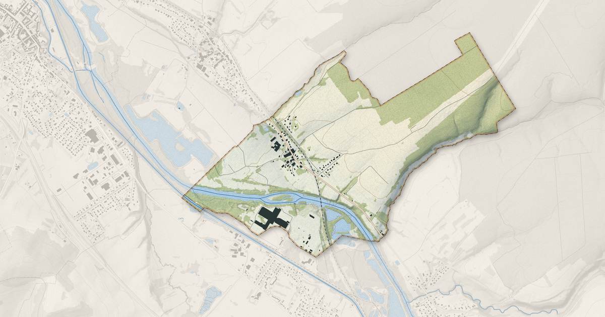 Portrait cartographique de Langley : relief, eau, forêts, bâti et voies, calculés à partir des données de l'IGN
