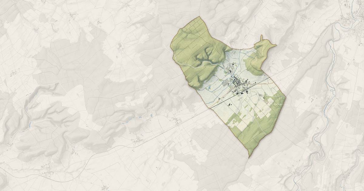 Portrait cartographique de Liffol-le-Grand : relief, eau, forêts, bâti et voies, calculés à partir des données de l'IGN