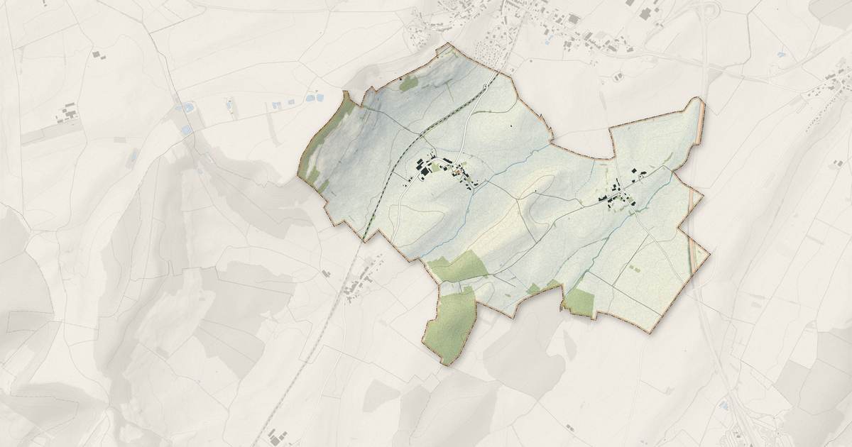 Portrait cartographique de Longchamp-sous-Châtenois : relief, eau, forêts, bâti et voies, calculés à partir des données de l'IGN