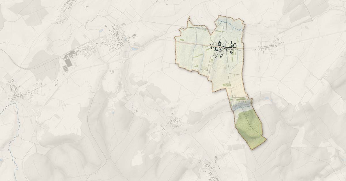 Portrait cartographique de Ménil-en-Xaintois : relief, eau, forêts, bâti et voies, calculés à partir des données de l'IGN