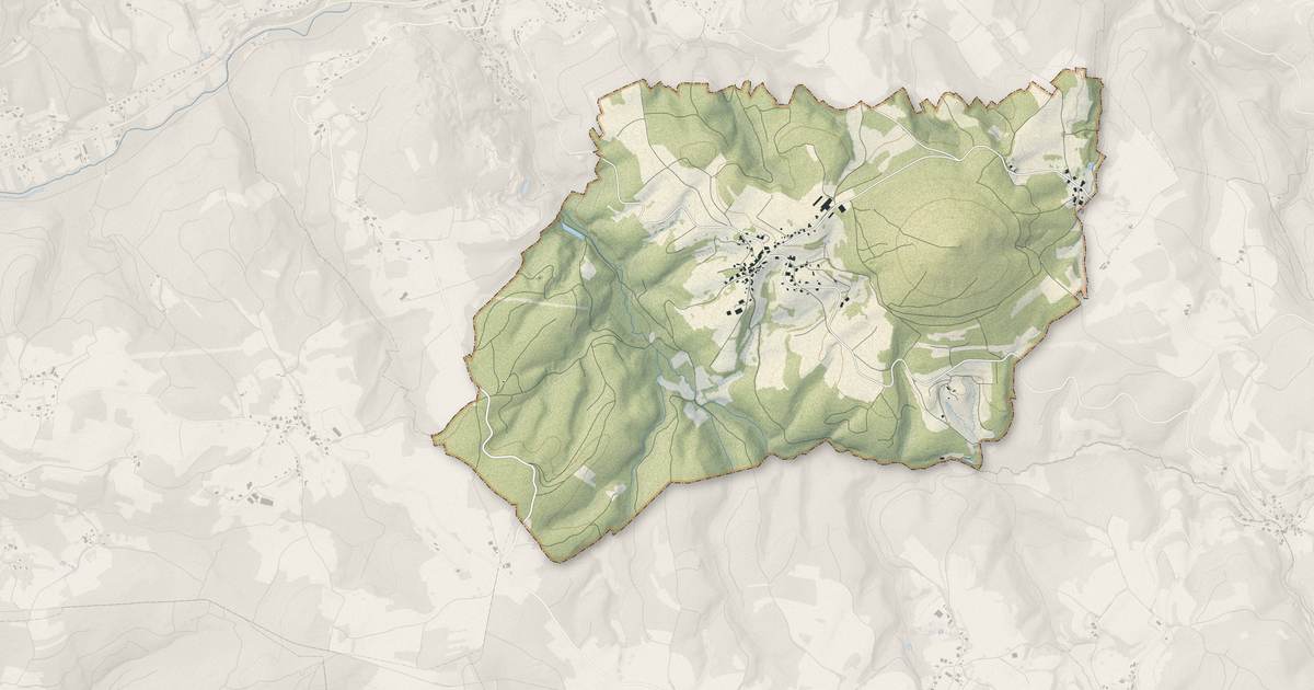 Portrait cartographique de Ménil-de-Senones : relief, eau, forêts, bâti et voies, calculés à partir des données de l'IGN