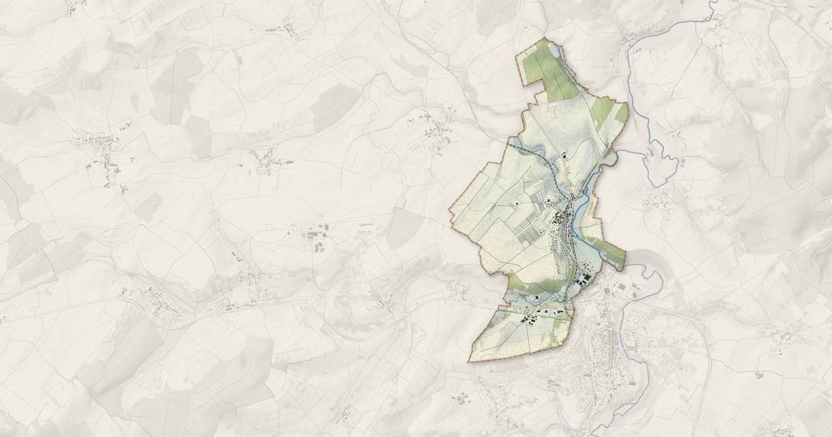 Portrait cartographique de Poussay : relief, eau, forêts, bâti et voies, calculés à partir des données de l'IGN