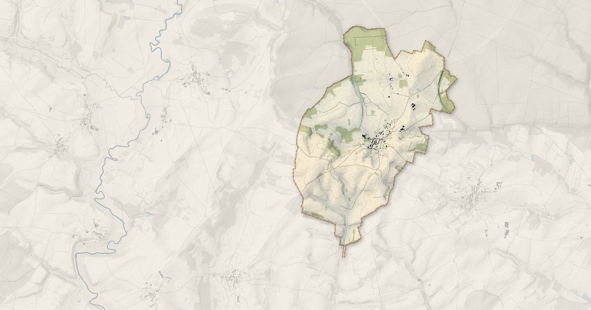 Portrait cartographique de Regnévelle : relief, eau, forêts, bâti et voies, calculés à partir des données de l'IGN