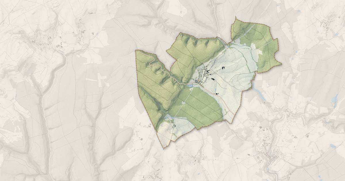Portrait cartographique de Relanges : relief, eau, forêts, bâti et voies, calculés à partir des données de l'IGN