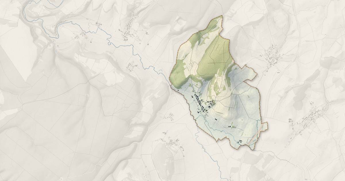 Portrait cartographique de Removille : relief, eau, forêts, bâti et voies, calculés à partir des données de l'IGN
