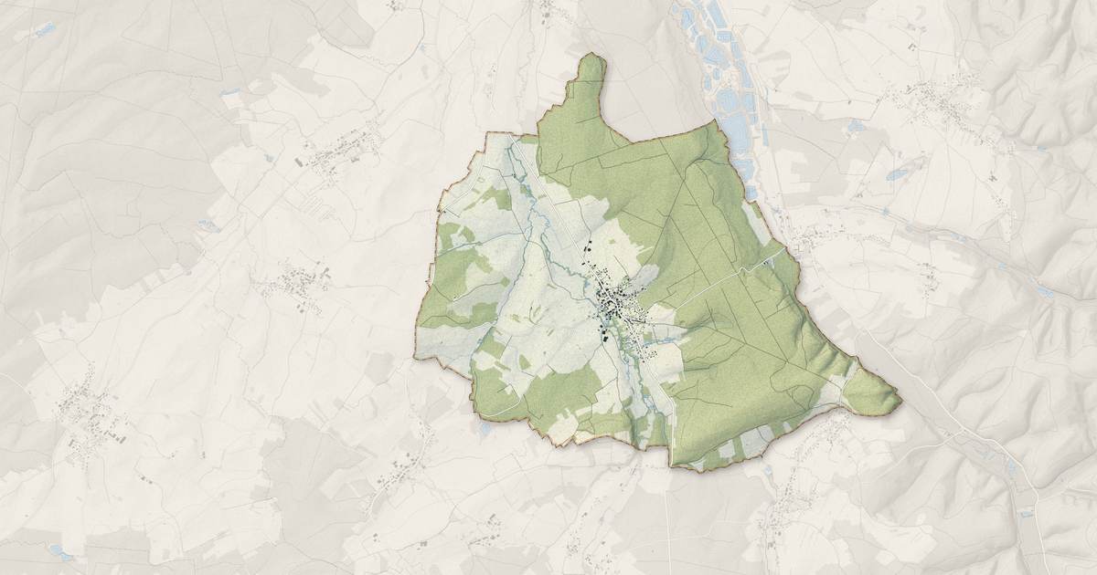Portrait cartographique de Sainte-Hélène : relief, eau, forêts, bâti et voies, calculés à partir des données de l'IGN