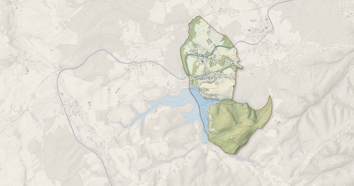 Portrait cartographique de Sanchey : relief, eau, forêts, bâti et voies, calculés à partir des données de l'IGN