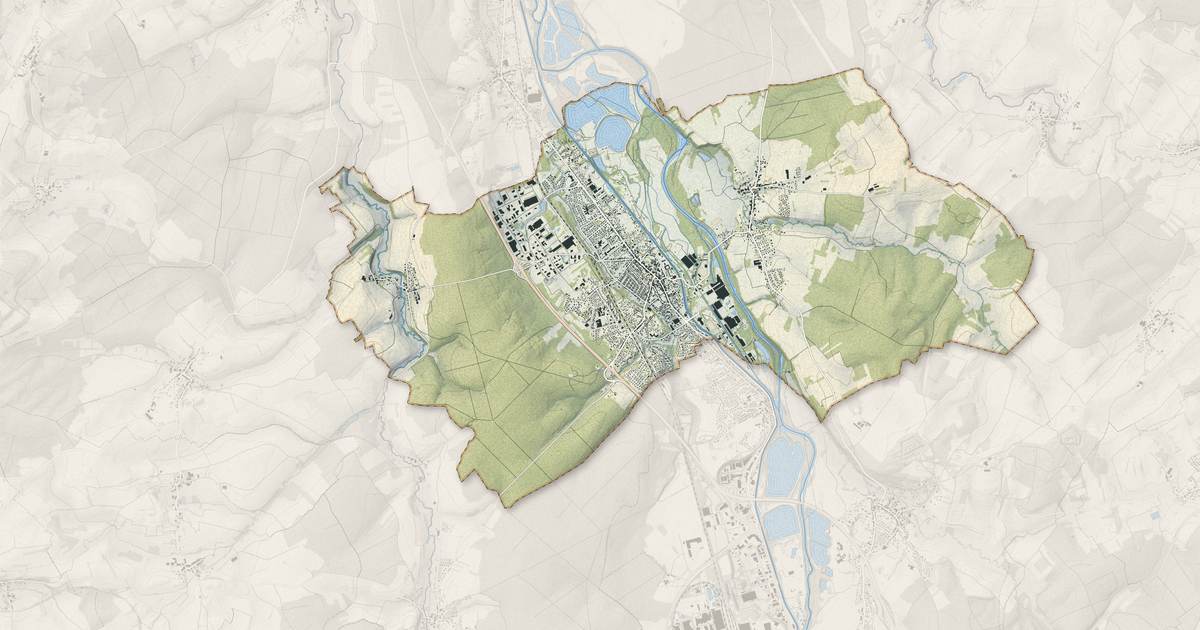 Portrait cartographique de Thaon-les-Vosges : relief, eau, forêts, bâti et voies, calculés à partir des données de l'IGN