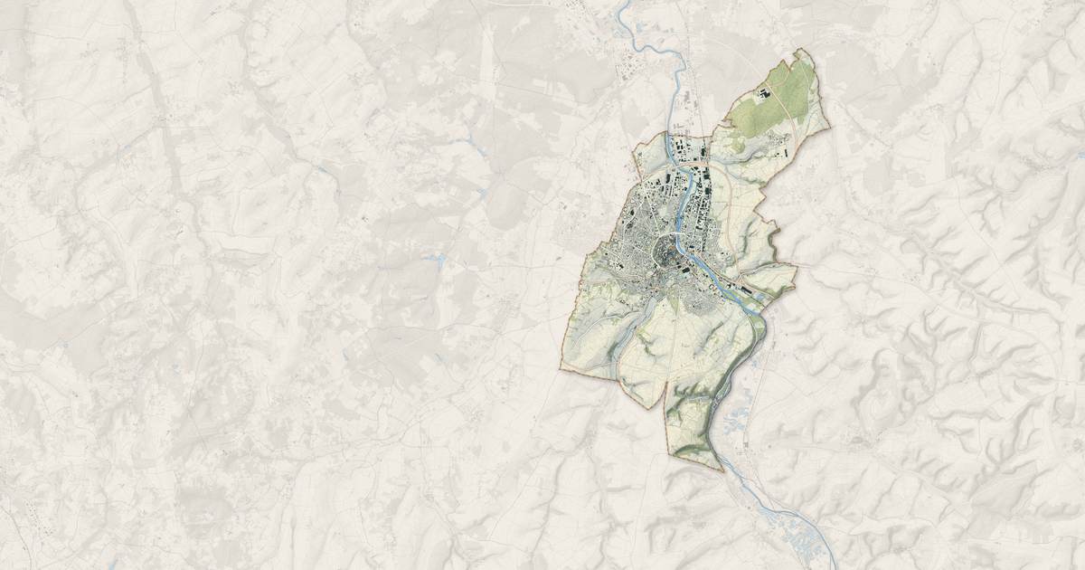 Portrait cartographique de Auxerre : relief, eau, forêts, bâti et voies, calculés à partir des données de l'IGN