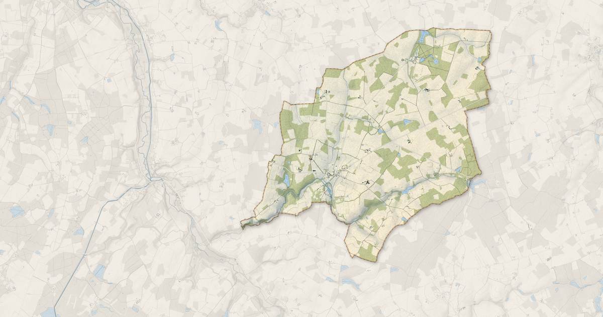Portrait cartographique de Champcevrais : relief, eau, forêts, bâti et voies, calculés à partir des données de l'IGN