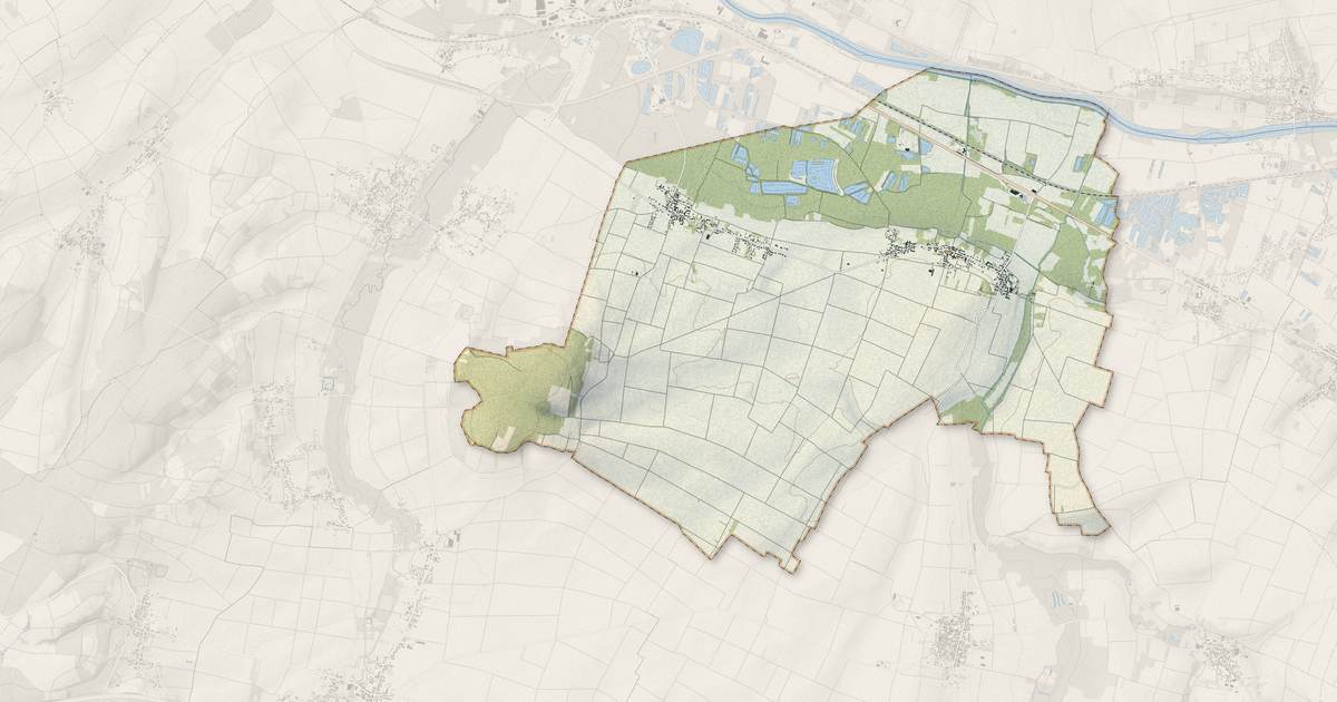 Portrait cartographique de Champlay : relief, eau, forêts, bâti et voies, calculés à partir des données de l'IGN
