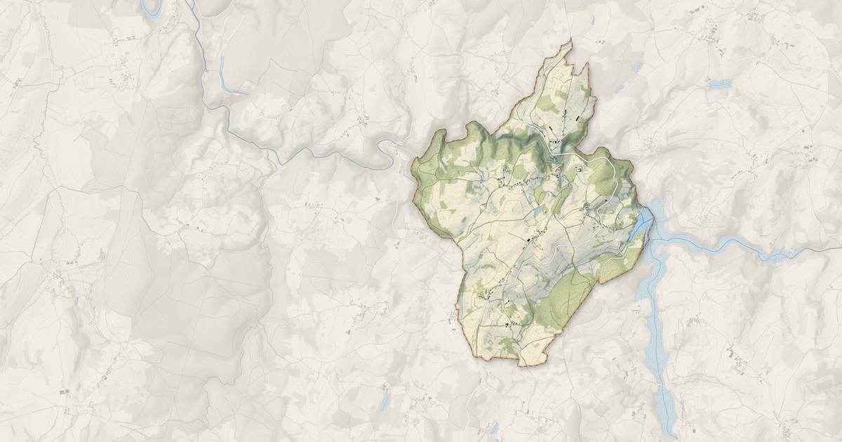 Portrait cartographique de Chastellux-sur-Cure : relief, eau, forêts, bâti et voies, calculés à partir des données de l'IGN