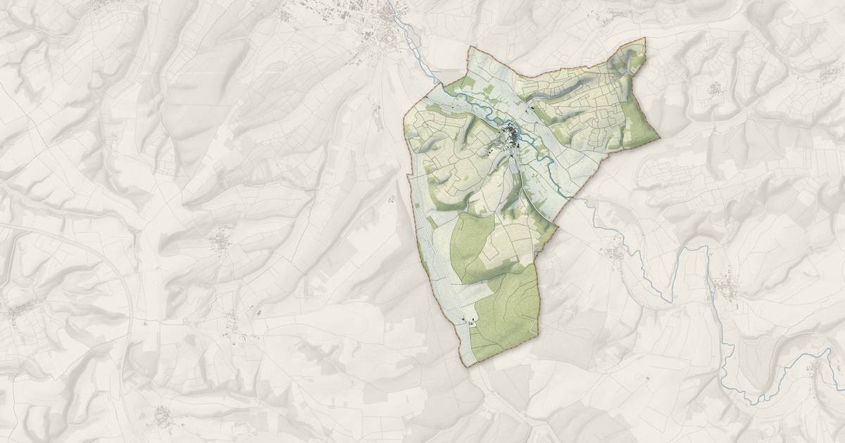 Portrait cartographique de Chichée : relief, eau, forêts, bâti et voies, calculés à partir des données de l'IGN
