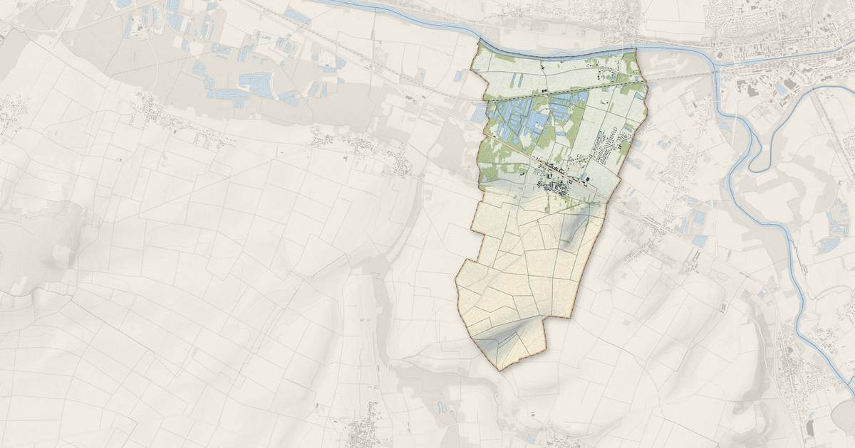 Portrait cartographique de Épineau-les-Voves : relief, eau, forêts, bâti et voies, calculés à partir des données de l'IGN