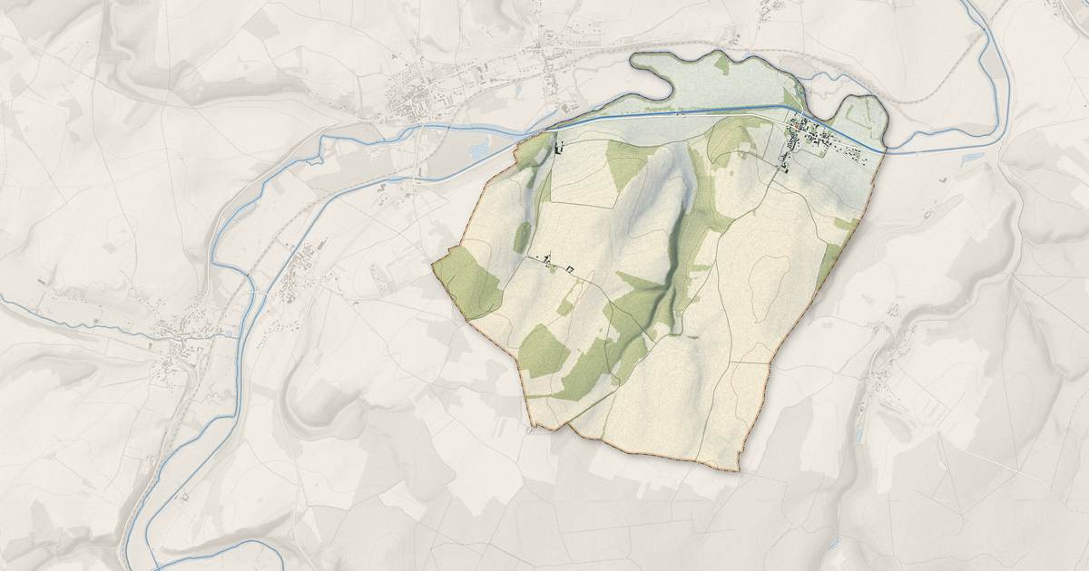 Portrait cartographique de Lucy-sur-Yonne : relief, eau, forêts, bâti et voies, calculés à partir des données de l'IGN