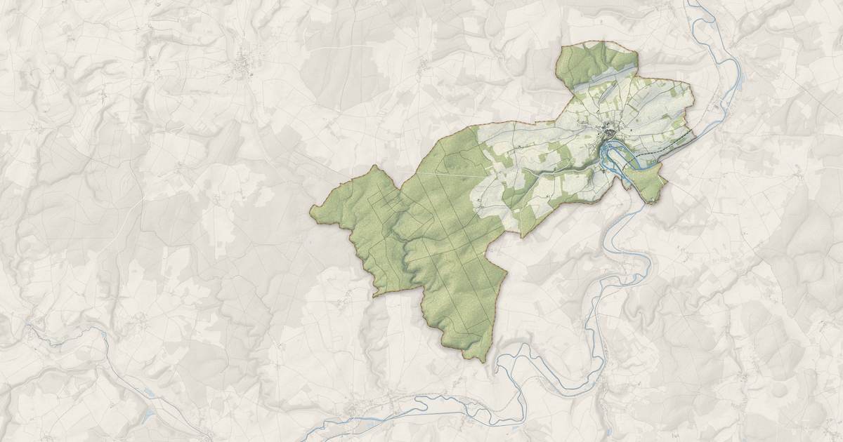 Portrait cartographique de Mailly-le-Château : relief, eau, forêts, bâti et voies, calculés à partir des données de l'IGN