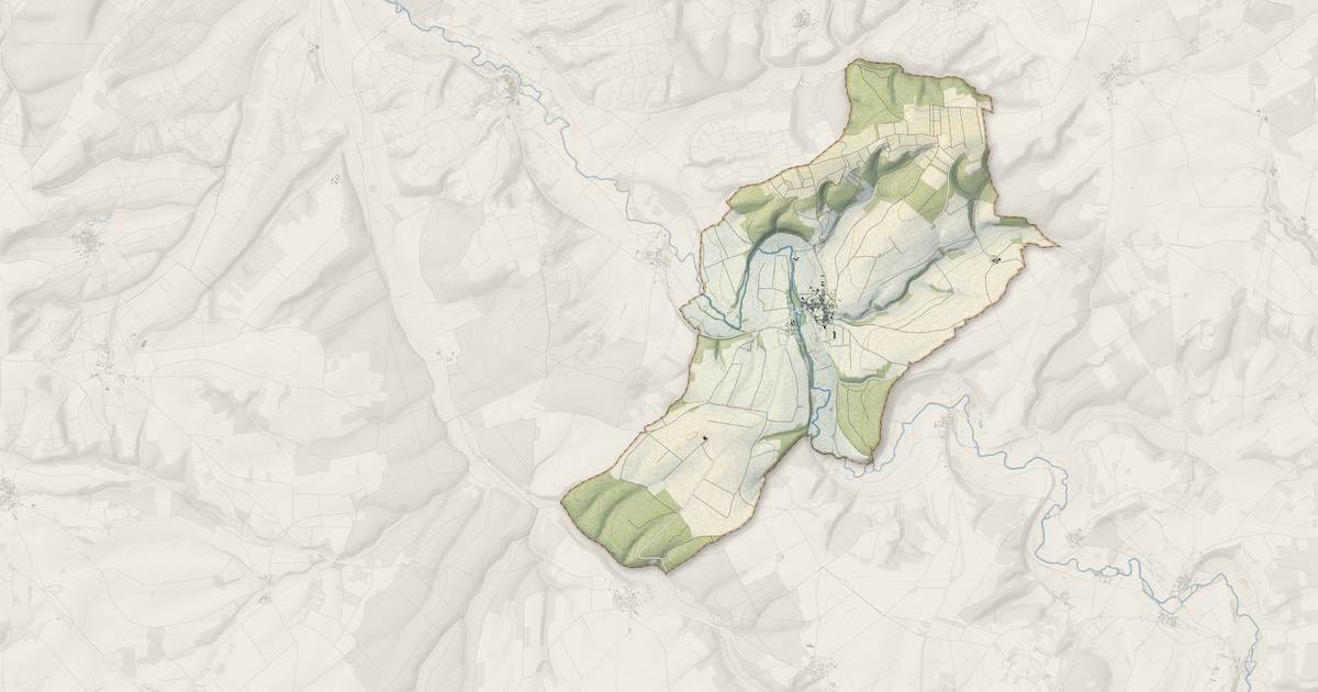 Portrait cartographique de Poilly-sur-Serein : relief, eau, forêts, bâti et voies, calculés à partir des données de l'IGN