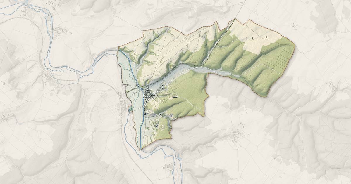 Portrait cartographique de Ravières : relief, eau, forêts, bâti et voies, calculés à partir des données de l'IGN