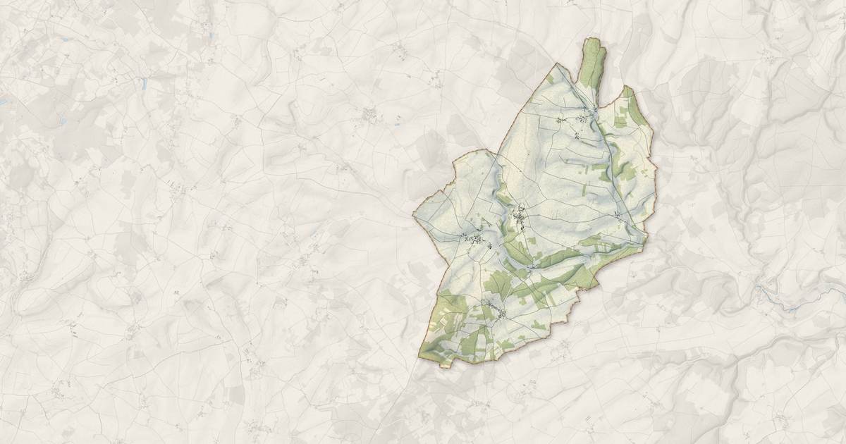 Portrait cartographique de Sougères-en-Puisaye : relief, eau, forêts, bâti et voies, calculés à partir des données de l'IGN