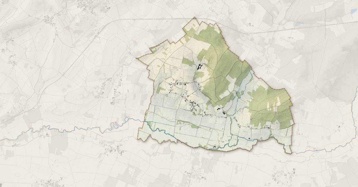 Portrait cartographique de Soumaintrain : relief, eau, forêts, bâti et voies, calculés à partir des données de l'IGN