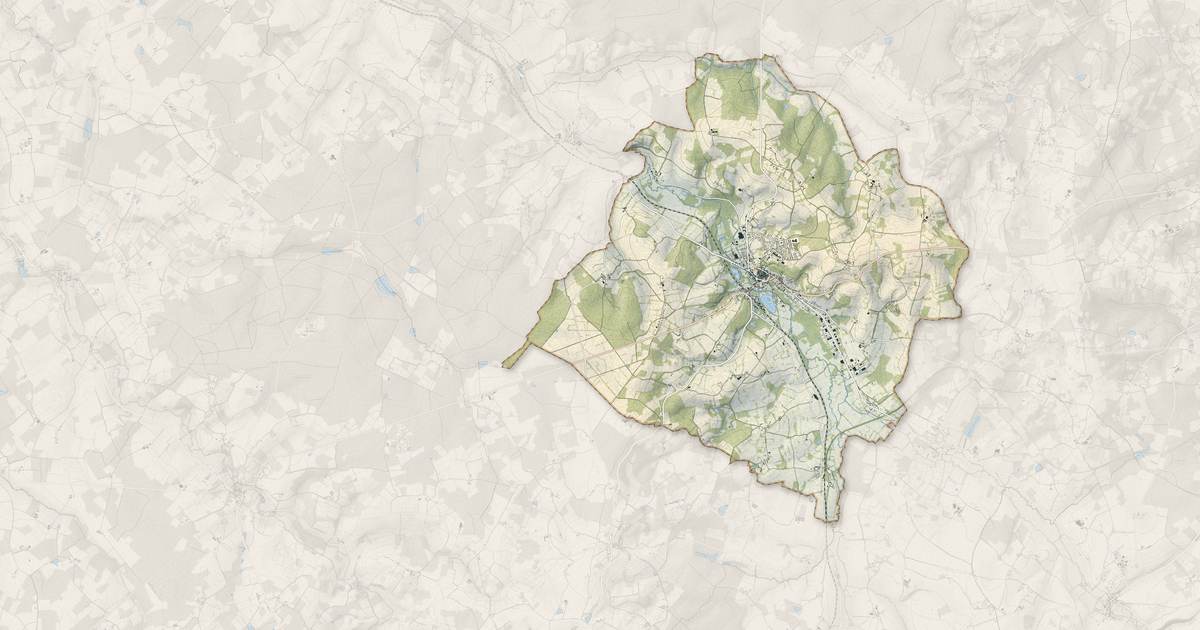 Portrait cartographique de Toucy : relief, eau, forêts, bâti et voies, calculés à partir des données de l'IGN