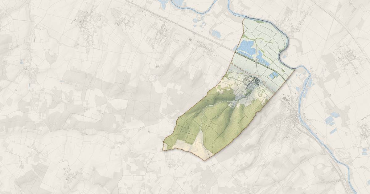 Portrait cartographique de Villemanoche : relief, eau, forêts, bâti et voies, calculés à partir des données de l'IGN