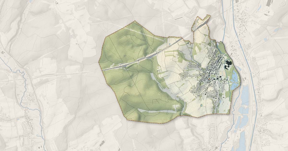 Portrait cartographique de Châtenois-les-Forges : relief, eau, forêts, bâti et voies, calculés à partir des données de l'IGN