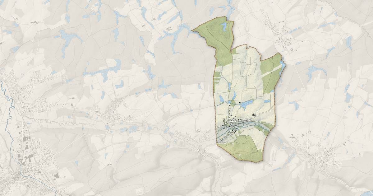 Portrait cartographique de Courtelevant : relief, eau, forêts, bâti et voies, calculés à partir des données de l'IGN