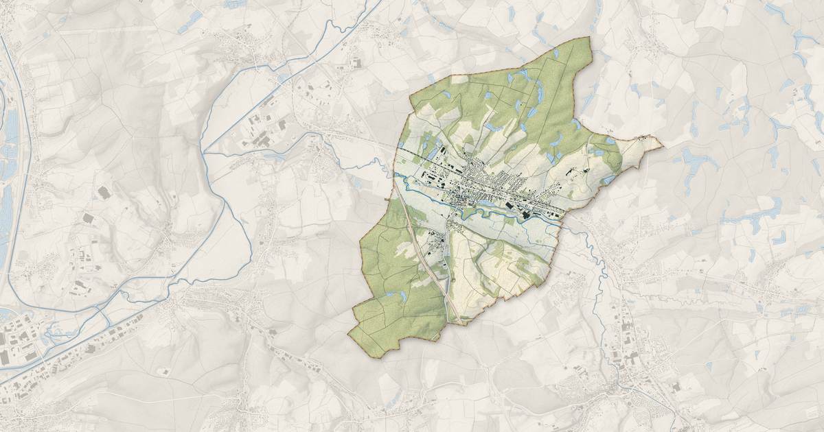 Portrait cartographique de Grandvillars : relief, eau, forêts, bâti et voies, calculés à partir des données de l'IGN