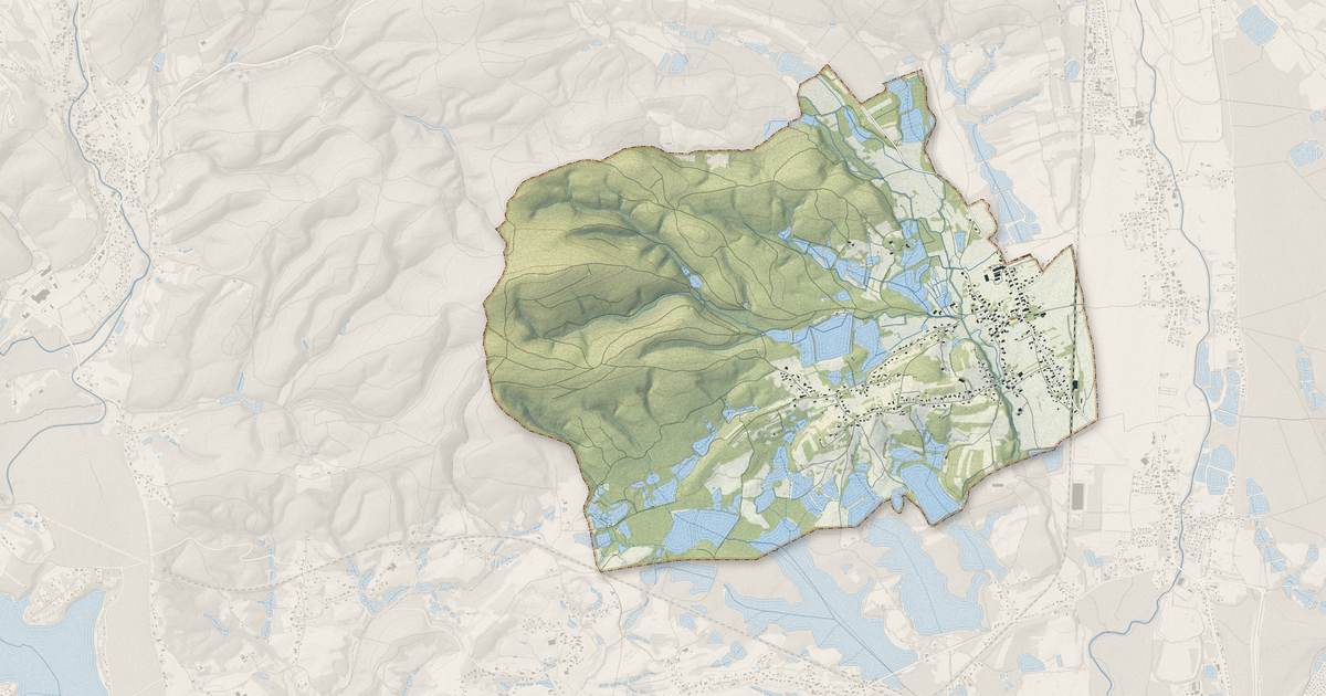 Portrait cartographique de Lachapelle-sous-Chaux : relief, eau, forêts, bâti et voies, calculés à partir des données de l'IGN