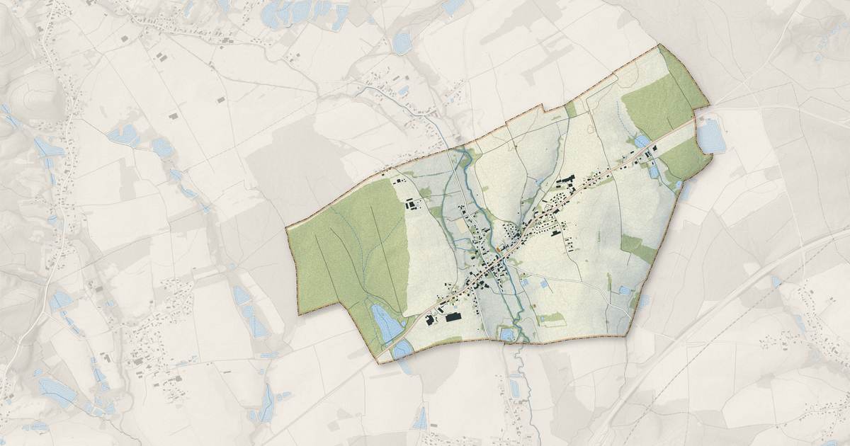Portrait cartographique de Lachapelle-sous-Rougemont : relief, eau, forêts, bâti et voies, calculés à partir des données de l'IGN