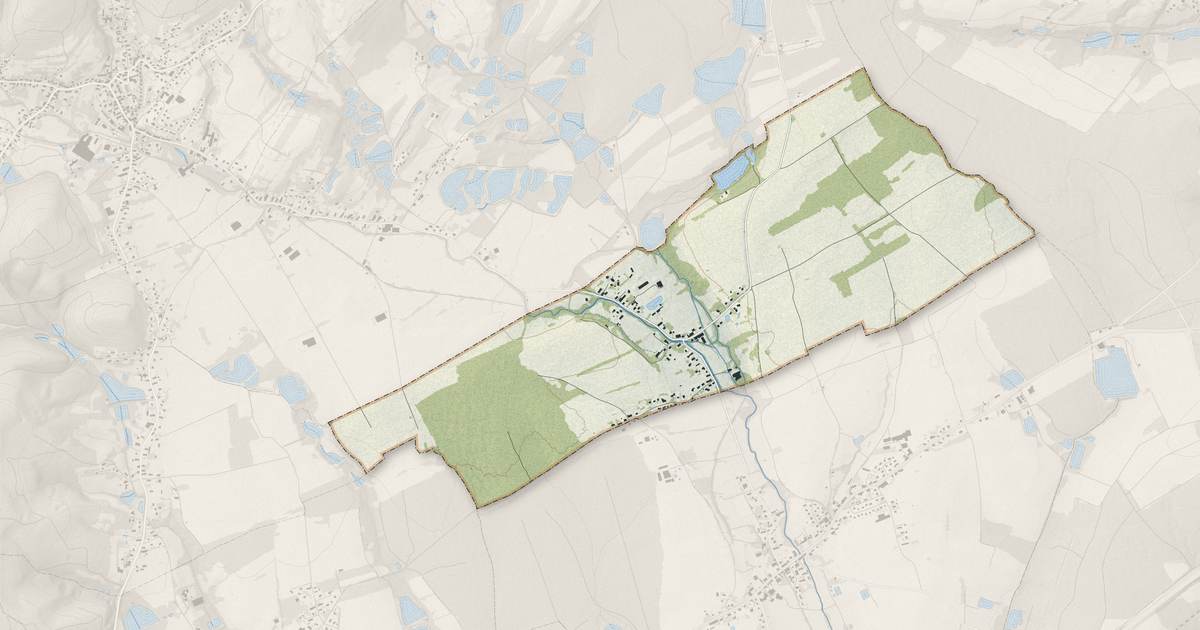 Portrait cartographique de Petitefontaine : relief, eau, forêts, bâti et voies, calculés à partir des données de l'IGN