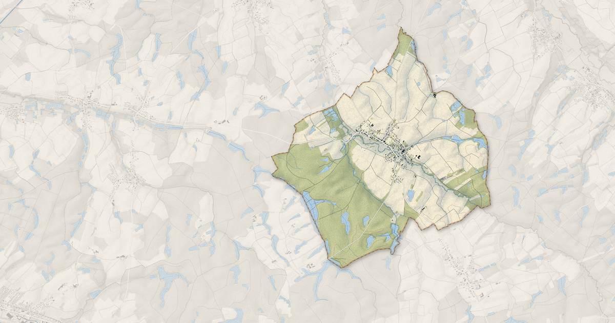 Portrait cartographique de Suarce : relief, eau, forêts, bâti et voies, calculés à partir des données de l'IGN