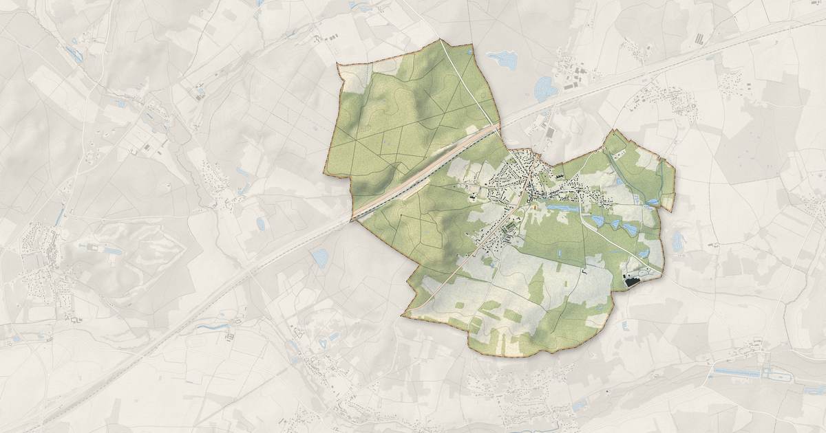 Portrait cartographique de Angervilliers : relief, eau, forêts, bâti et voies, calculés à partir des données de l'IGN